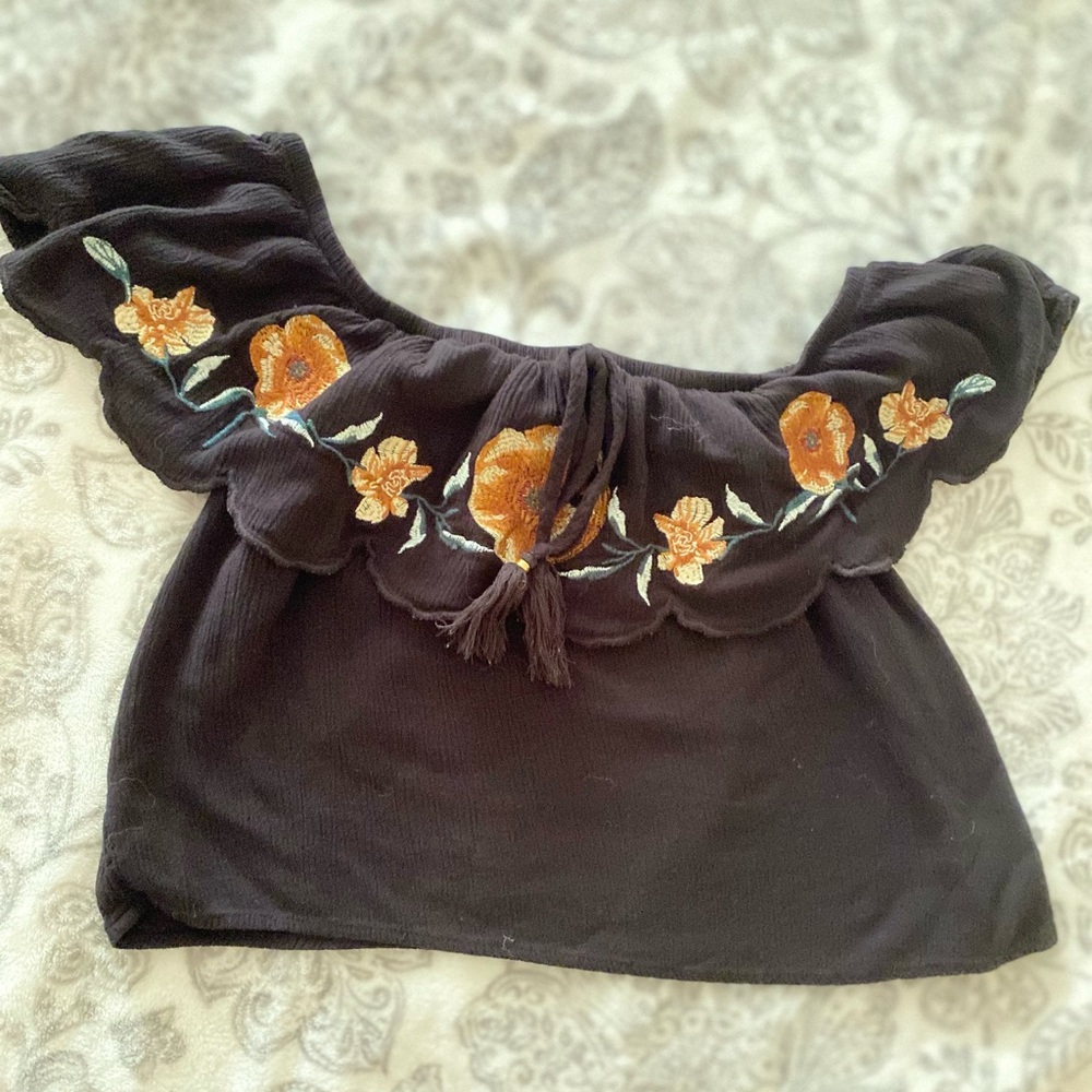 Xhilaration Floral Top. Barely Worn.